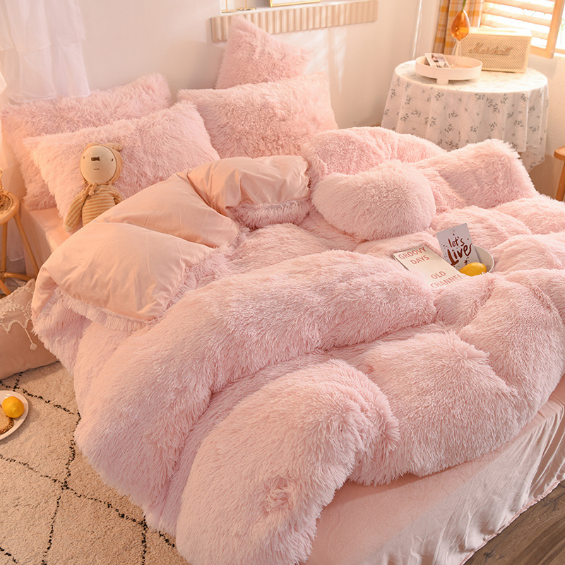 Kiara's Fluffy Faux Fur Duvet Set | With 2 Pillow Covers