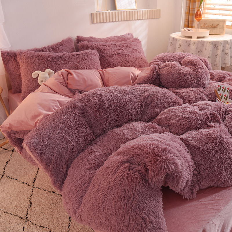 Kiara's Fluffy Faux Fur Duvet Set | With 2 Pillow Covers