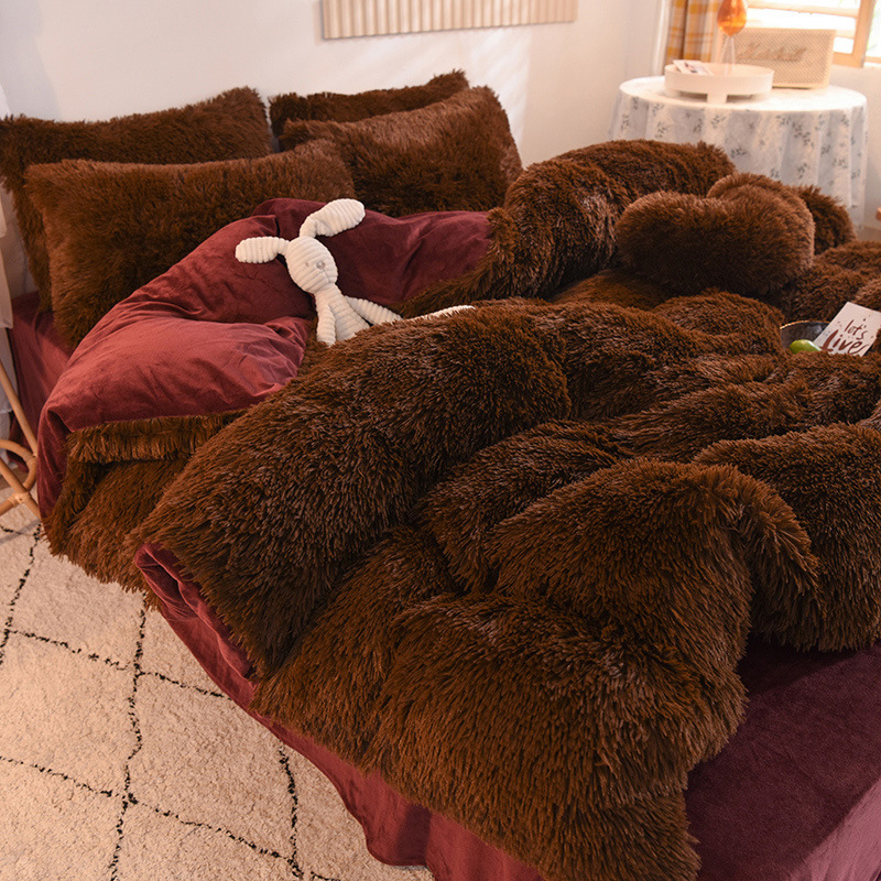 Kiara's Fluffy Faux Fur Duvet Set | With 2 Pillow Covers