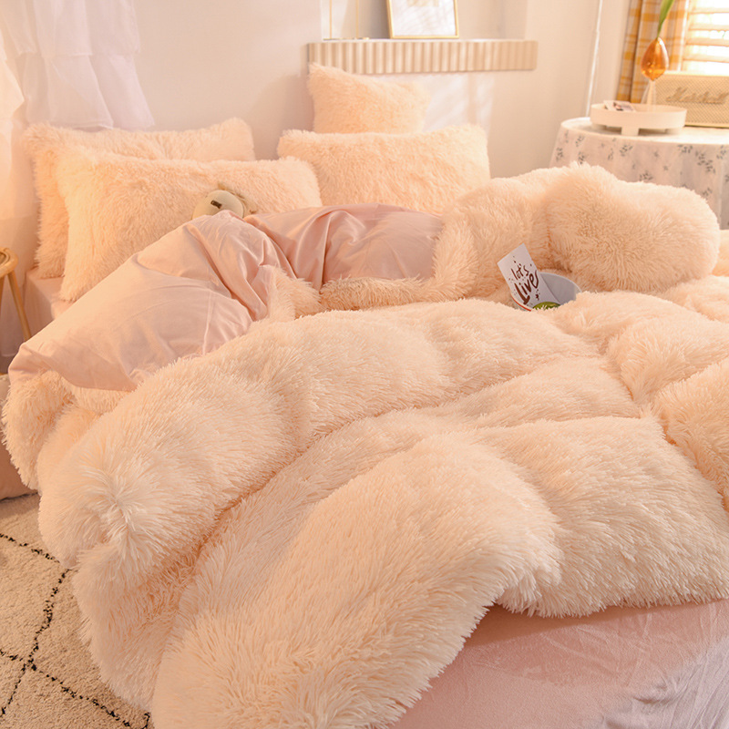 Kiara's Fluffy Faux Fur Duvet Set | With 2 Pillow Covers