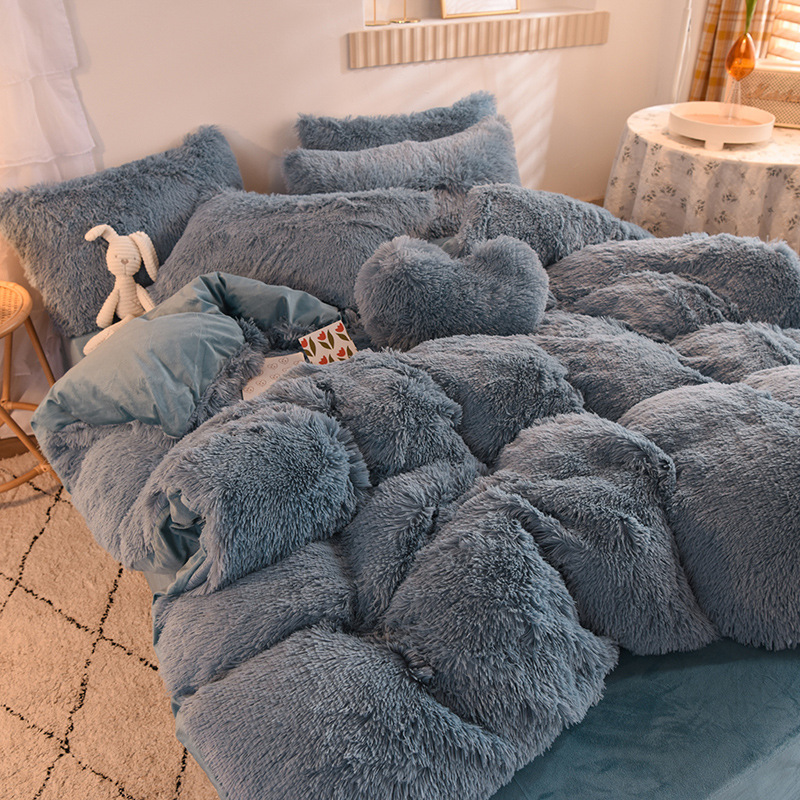 Kiara's Fluffy Faux Fur Duvet Set | With 2 Pillow Covers