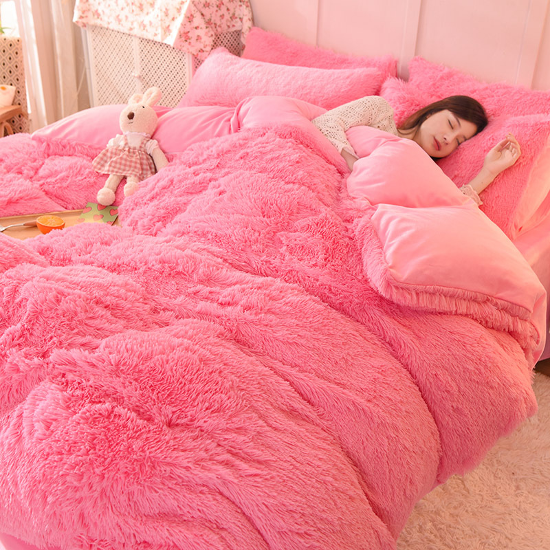 Kiara's Fluffy Faux Fur Duvet Set | With 2 Pillow Covers