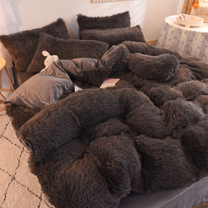 Kiara's Fluffy Faux Fur Duvet Set | With 2 Pillow Covers